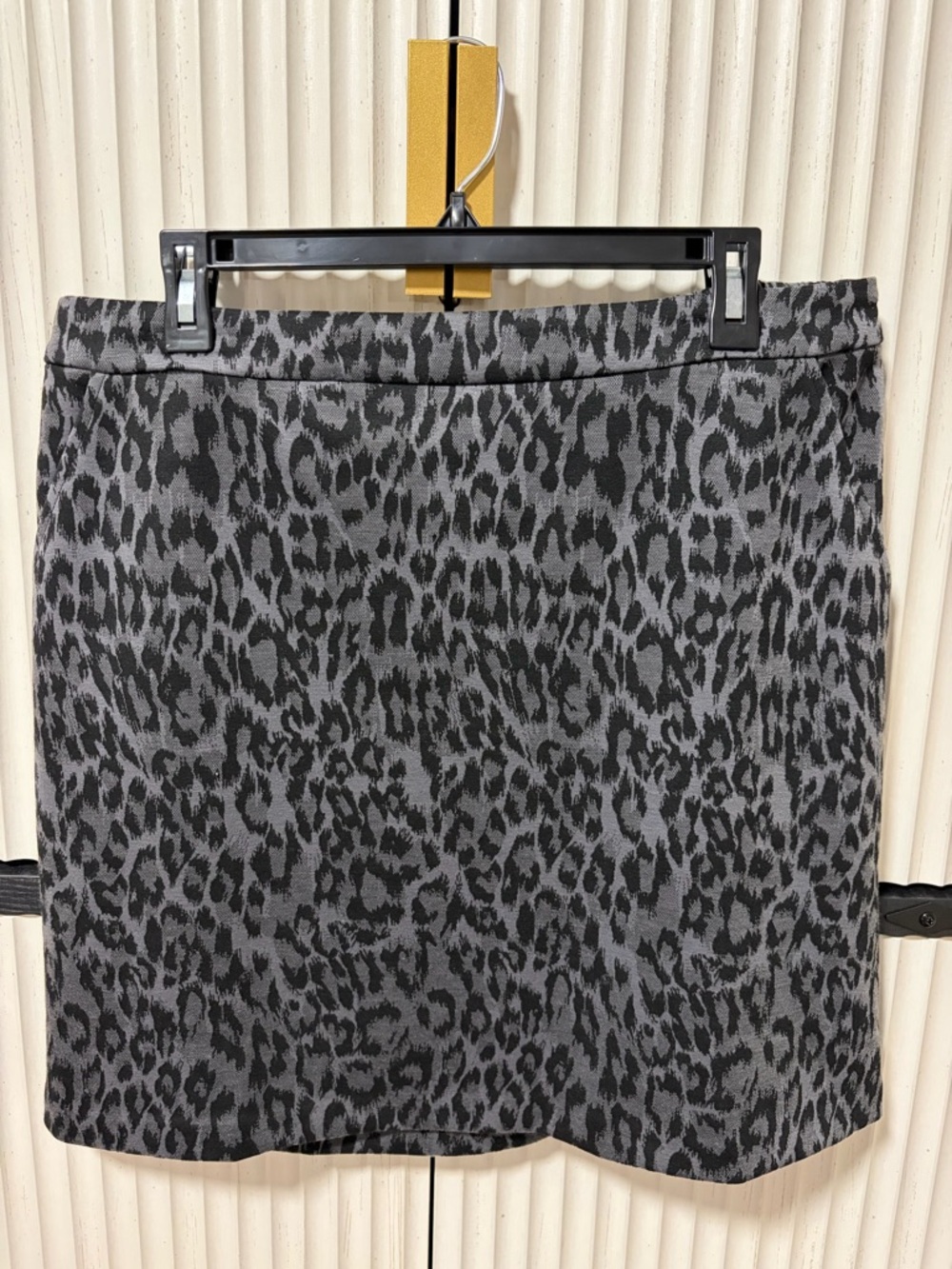 Skies Are Blue Gray & Black Leopard Pencil Skirt
